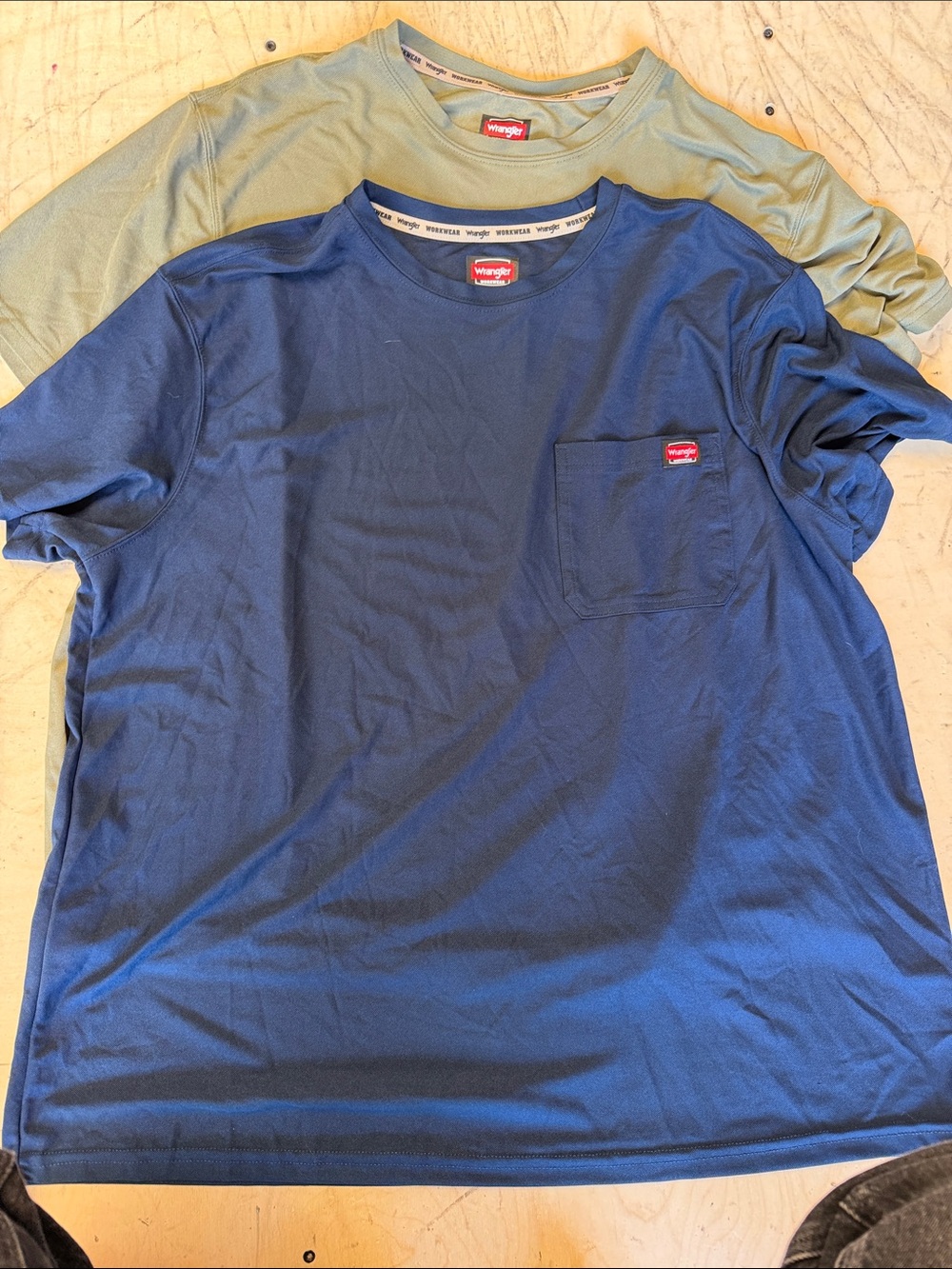 Wrangler workwear set of 3 breathable t’s 2XL - Picture 4 of 5